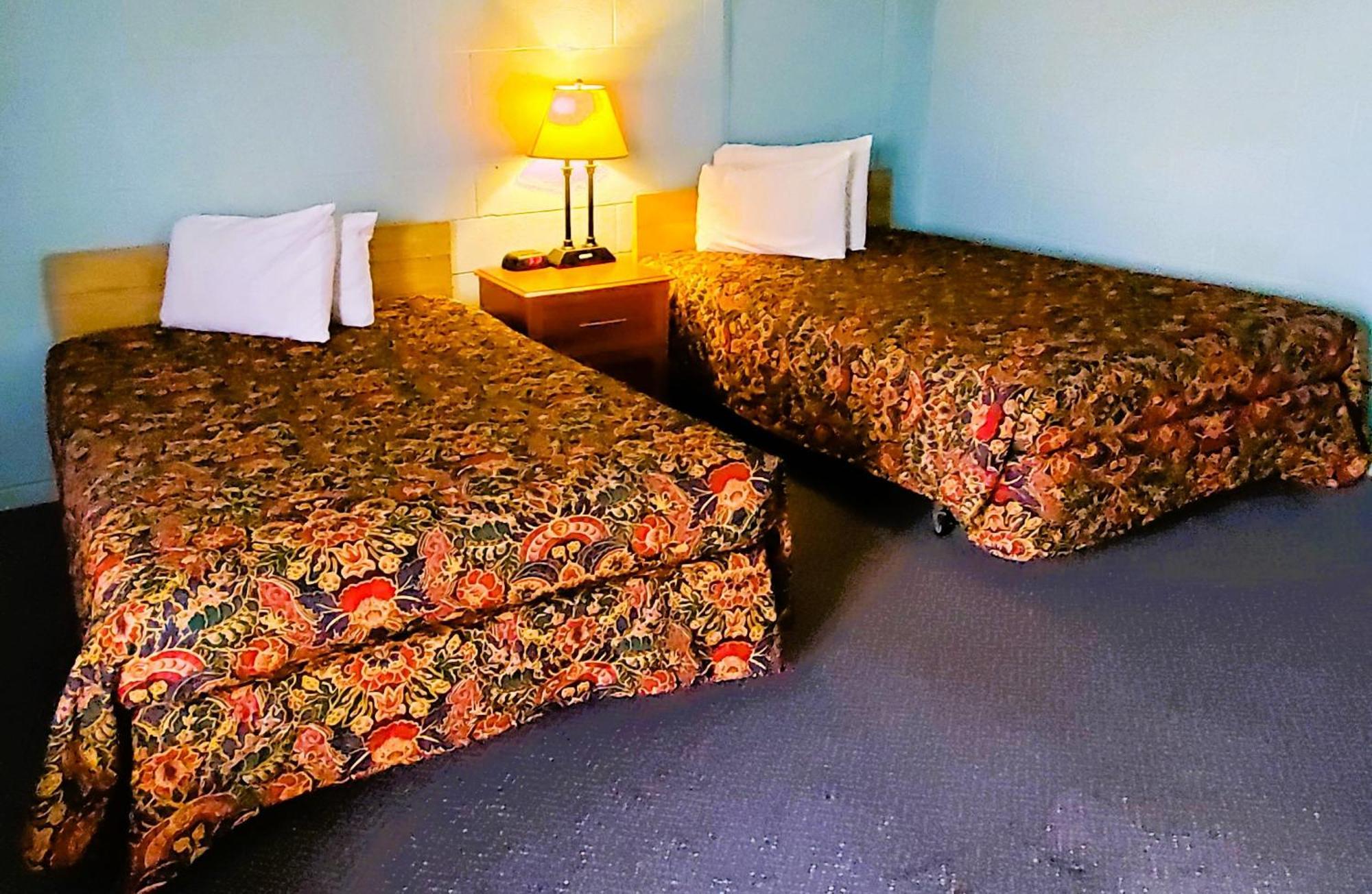 Holiday Host Motel & Rv Park Sonora Exterior foto